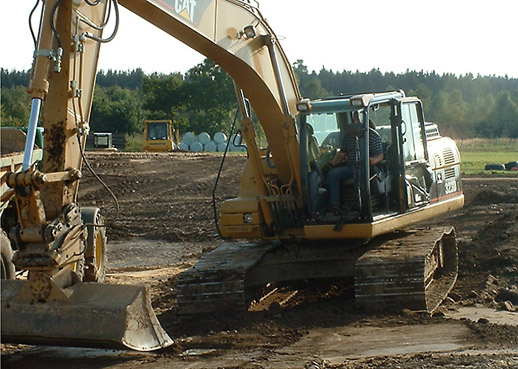 Gegenwärtig im Bau: die 9-Loch-Golfanlage in Brunnthal, südlich von München; die Driving Range mit über 100 Rasenabschlägen ist bereits eröffnet worden; der neue 9-Lochplatz 'Kirchstockach' wird im Frühjahr 2007 fertig sein.