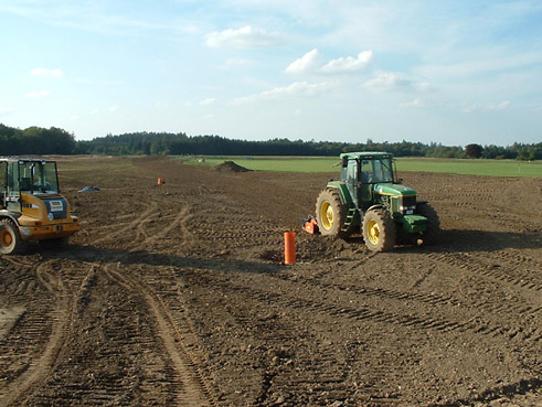 Gegenwärtig im Bau: die 9-Loch-Golfanlage in Brunnthal, südlich von München; die Driving Range mit über 100 Rasenabschlägen ist bereits eröffnet worden; der neue 9-Lochplatz 'Kirchstockach' wird im Frühjahr 2007 fertig sein.