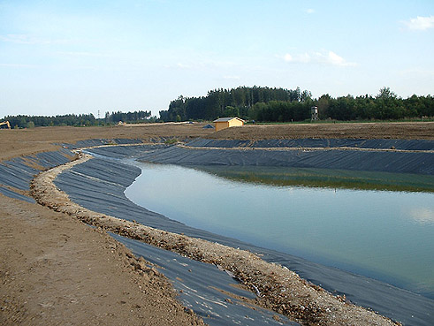 Gegenwärtig im Bau: die 9-Loch-Golfanlage in Brunnthal, südlich von München; die Driving Range mit über 100 Rasenabschlägen ist bereits eröffnet worden; der neue 9-Lochplatz 'Kirchstockach' wird im Frühjahr 2007 fertig sein.