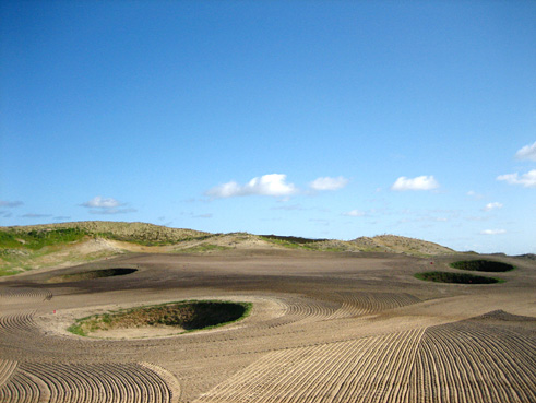Der Platz wird nach neuesten Baustandards gebaut und in naher Zukunft fertiggestellt ...