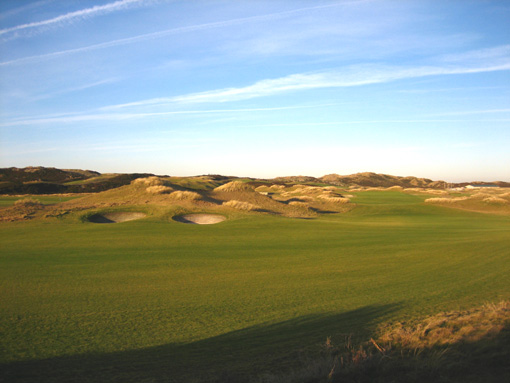 Der Platz wird nach neuesten Baustandards gebaut und in naher Zukunft fertiggestellt ...