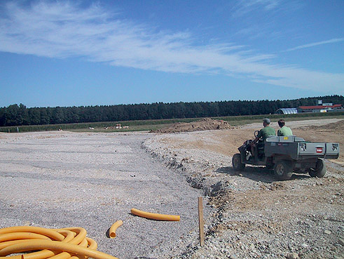 Gegenwärtig im Bau: die 36-Loch-Golfanlage in Golf Valley, bei Holzkirchen in Bayern; nur wenige Minuten Fahrt im Süden von München; gebaut mit dem Know How von GOLFPLATZBAU Brehmer + Kooistra GmbH.