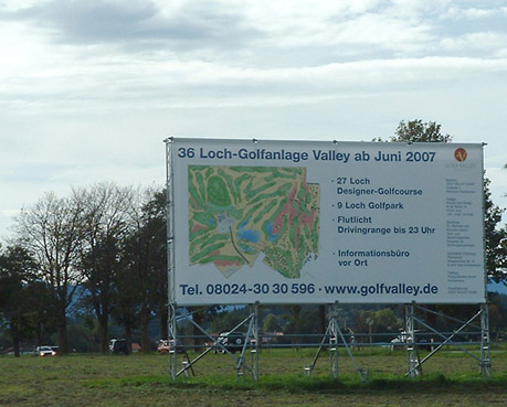 Gegenwärtig im Bau: die 36-Loch-Golfanlage in Golf Valley, bei Holzkirchen in Bayern; nur wenige Minuten Fahrt im Süden von München; gebaut mit dem Know How von GOLFPLATZBAU Brehmer + Kooistra GmbH.
