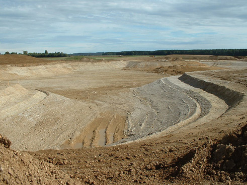 Gegenwärtig im Bau: die 36-Loch-Golfanlage in Golf Valley, bei Holzkirchen in Bayern; nur wenige Minuten Fahrt im Süden von München; gebaut mit dem Know How von GOLFPLATZBAU Brehmer + Kooistra GmbH.