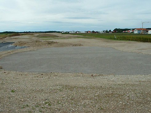 Gegenwärtig im Bau: die 36-Loch-Golfanlage in Golf Valley, bei Holzkirchen in Bayern; nur wenige Minuten Fahrt im Süden von München; gebaut mit dem Know How von GOLFPLATZBAU Brehmer + Kooistra GmbH.
