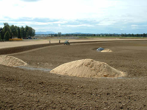 Gegenw&auml;rtig im Bau: die 36-Loch-Golfanlage in Golf Valley, bei Holzkirchen in Bayern; nur wenige Minuten Fahrt im S&uuml;den von M&uuml;nchen; gebaut mit dem Know How von GOLFPLATZBAU Brehmer + Kooistra GmbH.