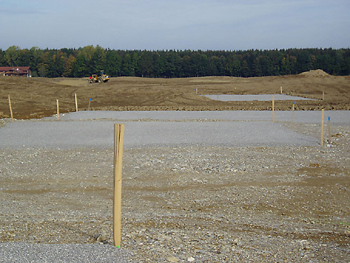 Gegenwärtig im Bau: die 36-Loch-Golfanlage in Golf Valley, bei Holzkirchen in Bayern; nur wenige Minuten Fahrt im Süden von München; gebaut mit dem Know How von GOLFPLATZBAU Brehmer + Kooistra GmbH.