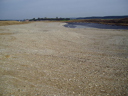 Gegenwärtig im Bau: die 36-Loch-Golfanlage in Golf Valley, bei Holzkirchen in Bayern; nur wenige Minuten Fahrt im Süden von München; gebaut mit dem Know How von GOLFPLATZBAU Brehmer + Kooistra GmbH.
