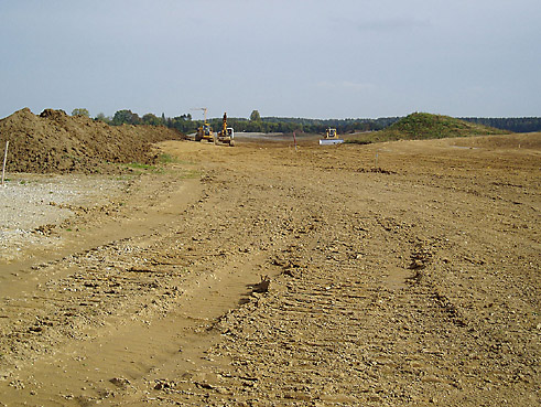 Gegenwärtig im Bau: die 36-Loch-Golfanlage in Golf Valley, bei Holzkirchen in Bayern; nur wenige Minuten Fahrt im Süden von München; gebaut mit dem Know How von GOLFPLATZBAU Brehmer + Kooistra GmbH.