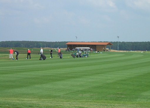 Gegenwärtig im Bau: die 36-Loch-Golfanlage in Golf Valley, bei Holzkirchen in Bayern; nur wenige Minuten Fahrt im Süden von München; gebaut mit dem Know How von GOLFPLATZBAU Brehmer + Kooistra GmbH.