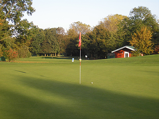 GOLFPLATZBAU Brehmer + Kooistra GmbH f&uuml;hrt alle anfallenden Arbeiten mit einem eingespielten Team aus.